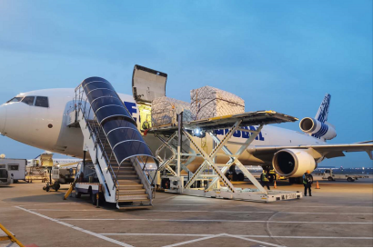 突發事件！美國洛杉磯機場拆板工作人員大規模感染新冠，CA貨班撤銷，12月物流提單恐有大耽誤